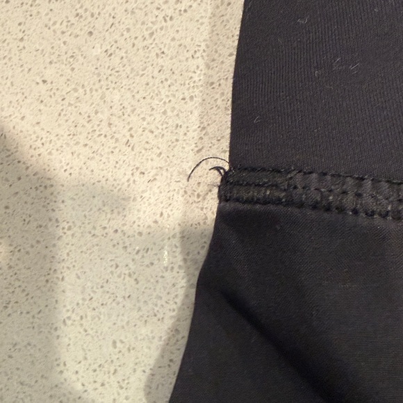 Lululemon Speed Shorts 2.5” Low Rise Size 6 - Picture 5 of 8